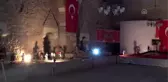Demokrasi destanını 