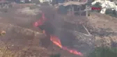 SİLİVRİ'DE OT YANGINI GÜÇLÜKLE KONTROL ALTINA ALINDI
