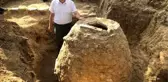 Tarlasını süren çiftçinin traktörüne 200 yıllık 