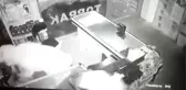 Hırsızlık anı güvenlik kamerasında