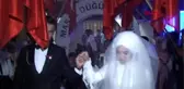 VAN KIRGIZİSTAN KÖKENLİ ÇİFTE TÜRK BAYRAKLI DÜĞÜN