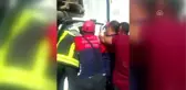 Meşrubat yüklü kamyonet eve çarptı