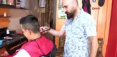 Tokatlı kuaförden müşterilerine takım amblemi tıraşı