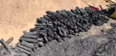 BAYBURT'TA İŞÇİLERİN ZORLU MANGAL KÖMÜRÜ MESAİSİ