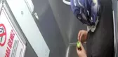 Girdiği apartmanı hem soydu hem de yardım parası topladı