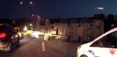 Hafriyat yüklü kamyon devrildi havalimanı yolu trafiğe kapandı