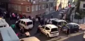 İstanbul'da mahalleli park yeri yüzünden sopalarla birbirine girdi