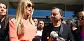 Dün Serdar Ortaç'la boşanan Chloe Loughnan, sabaha karşı hastanelik oldu