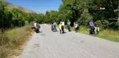 Belediye başkanı belde sakinleriyle birlikte çöp topladı