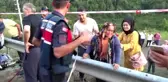 Düzce'de iki otomobil kafa kafaya çarpıştı 1 kişi öldü 5 kişi yaralandı