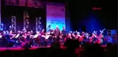 İZMİR DÜNYACA ÜNLÜ TENOR, NEZ İLE DÜET YAPTI