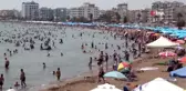 Mersin sahillerinde bayram yoğunluğu