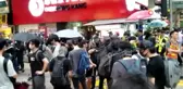 Hong Konglular bir kez daha sokaklara döküldüHong Konglu öğretmenlerden protestolara destek