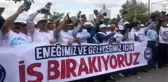 Memurlar hükümetin zam teklifini boş cüzdanlarla protesto etti