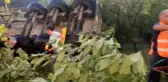 Tanker şarampole yuvarlandı: 2 yaralı