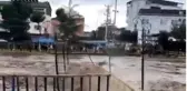 Terme'deki köprü sel sularına dayanamadı