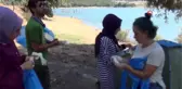 Hafta sonu tatilini çöp toplayarak geçirdiler