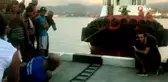 Tek parmağıyla 200 tonluk tekne çekti