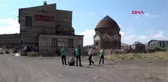 Erzurum'da denetimli serbestlik yükümlüleri temizlik yaptı