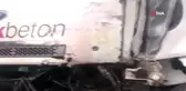 Sultanbeyli'de beton mikseriyle nakliyat kamyonu çarpıştı: 2 yaralı