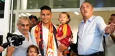 Falcao ayağının tozuyla taraftara üçlü çektirdi