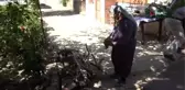 Kadın hızarcı, ekmeğini odundan çıkartıyor