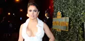 Yıldız oyuncu Salma Hayek, 53'üncü doğum gününe özel mavi bikinisiyle poz verdi