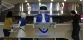 Ataşehir'de robot garsonlara yoğun ilgi