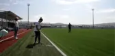 Golf şampiyonasına futbol sahasında hazırlanıyor