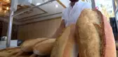 Bu kuyumcuya 'altın' almaya gelen 'ekmek' alıp çıkıyor