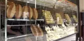 Kuyumcuda altın da ekmek de satılıyor