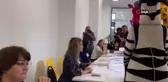 Rusya'da Animatörlerin Kostümleriyle Oy Kullanması Tartışmalara Yol Açtı