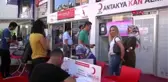 Hatay kan bağışı yapan vatandaşlara kitap dağıtıldı