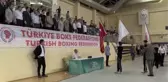 Minik boksörler madalya için ringe çıktı