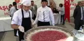 Erzurum'da binlerce vatandaşa aşure dağıtıldı