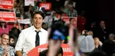 Kanada Başbakanı Trudeau'nun seçim uçağına gazetecileri taşıyan otobüs çarptı