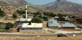 PKK'nın katlettiği yakınlarını Türk bayrağı asarak anıyor