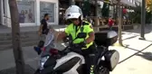 Gündüz polis, gece ressam