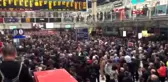 İngiltere'de sel sonrası metro ve tren istasyonlarını su bastı