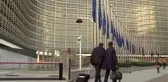 AB bayrakları Chirac için yarıya indirildi