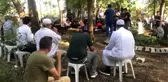 9 yaşındaki çocuk mezarlık kapısına kendisini astı