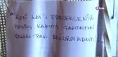 Ünlü oyuncu Fatma Belgen, sokak hayvanları için pazarda bere satıyor