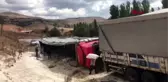 Afyonkarahisar çekirdek yüklü tır devrildi