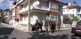 Evinin penceresinden havaya ateş açan kişi yakalandı
