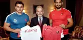 Taha Akgül ve Rıza Kayaalp'in yer aldığı güreşçiler Mehmetçik olacak