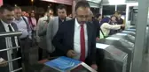 Bakan Kasapoğlu milli maça taraftarla beraber vapurla gitti