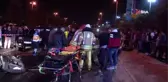 Hurdaya dönen otomobildeki sıkışanları itfaiye çıkarttı