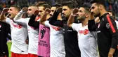 Deschamps, maçın ardından A Milli Takım soyunma odasına gitti