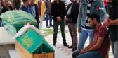 Otomobilin çarptığı anne ve 8 aylık kızı son yolculuklarına uğurlandı