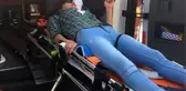 Boşanma davası açan eşini ve baldızını sokak ortasında bıçakladı